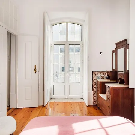 Tresor De Fern @ Baixa Chiado Daire *